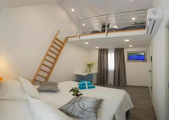 Old Town 1 Pensionat 4*